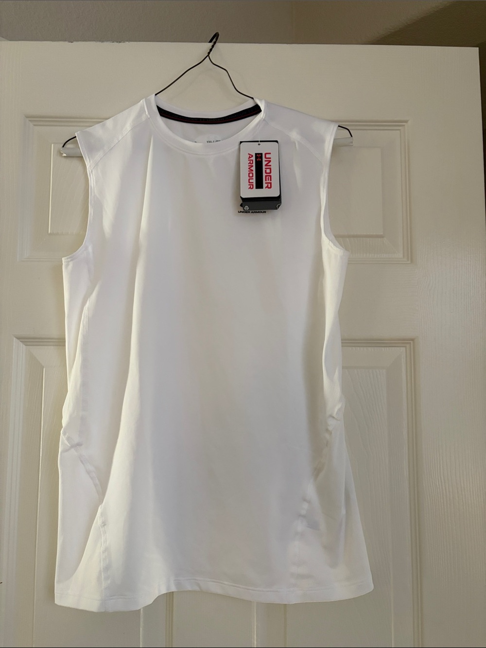 Boys Under Armour Heatgear White Sleeveless Athletic Tank Top